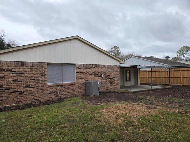 Building Photo - 527 Tara Plantation Dr