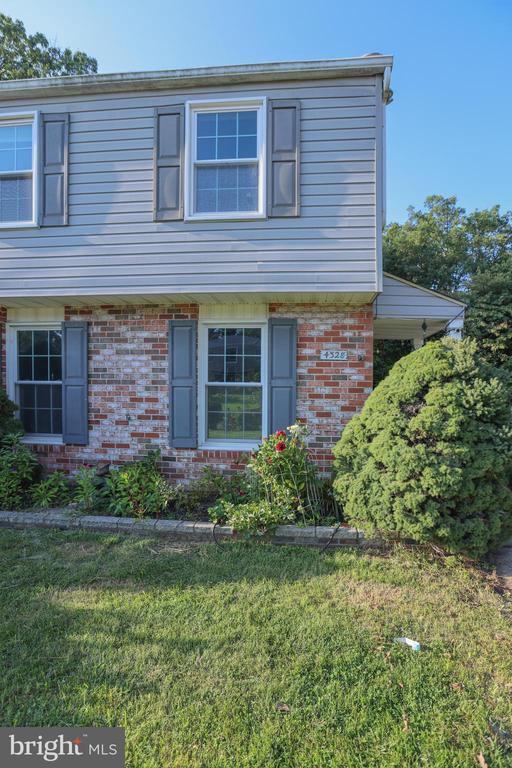 Building Photo - 4328 Hallfield Manor Dr