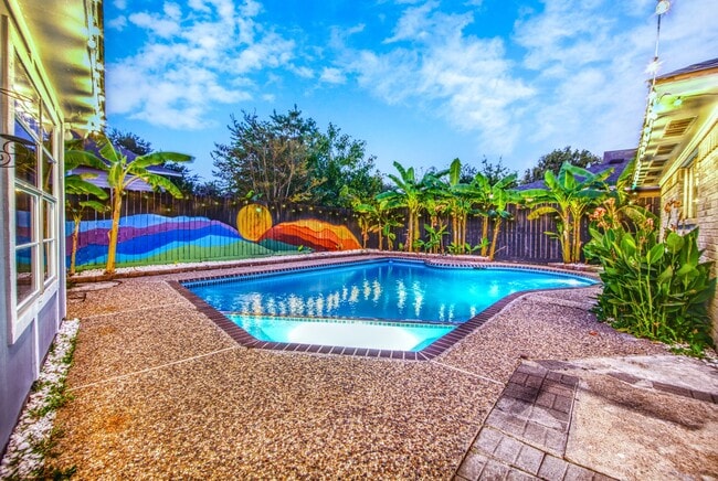 Building Photo - 13330 Trompilla Ln