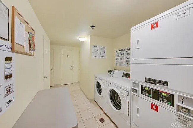 Building Photo - 2bd/1ba Seattle Condo