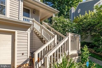 Building Photo - 1645 Oak Spring Way