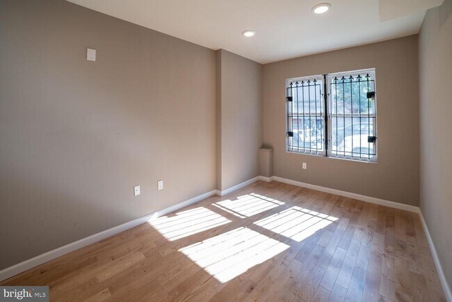 Building Photo - 1715 W Berks St