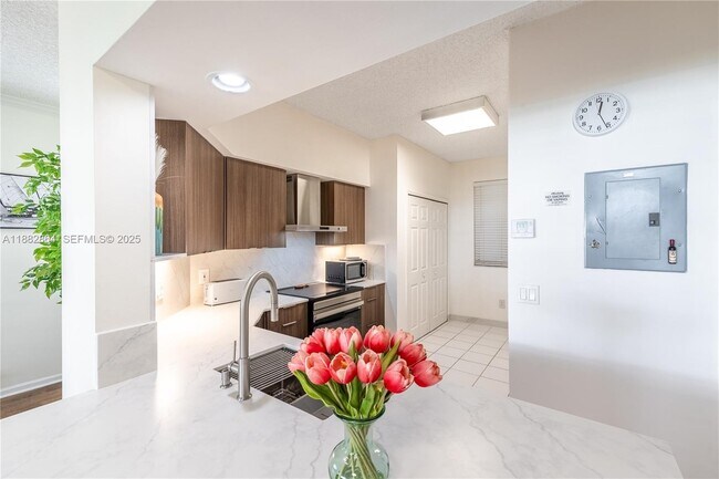 Building Photo - 3255 NE 184th St