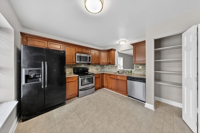 Building Photo - 1022 Old Forge Rd