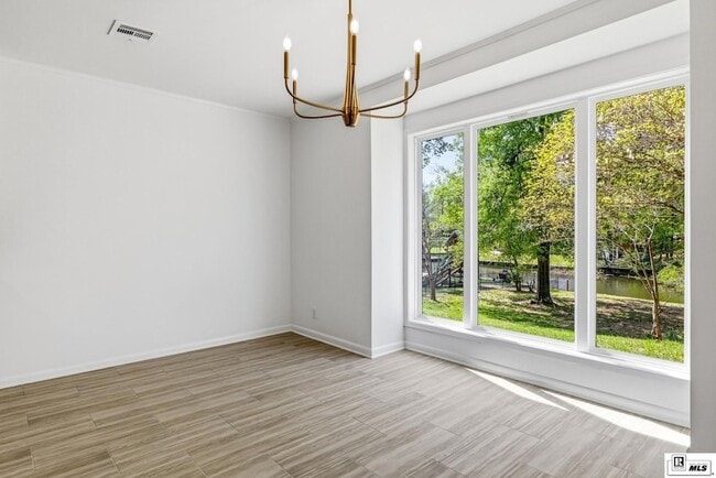 Building Photo - 203 Dupont Dr