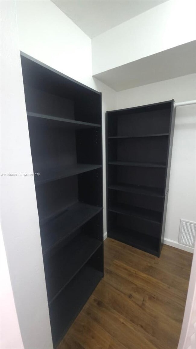 Building Photo - 2350 NE 135th St