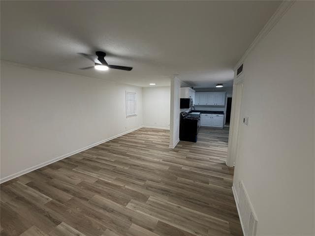 Building Photo - 5441 Wales Ave