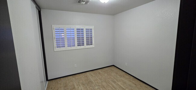 Building Photo - 3448 S Chaparral Rd