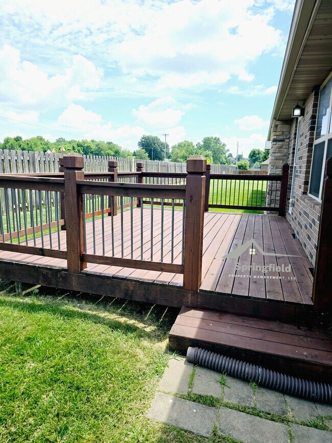 Building Photo - Wild Horse by The Lakes, Executive Home w/ 3 Car Garage