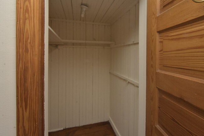 Building Photo - 1246 W Diversey Pkwy