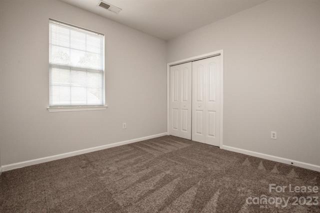 Building Photo - 1031 Central Park Cir