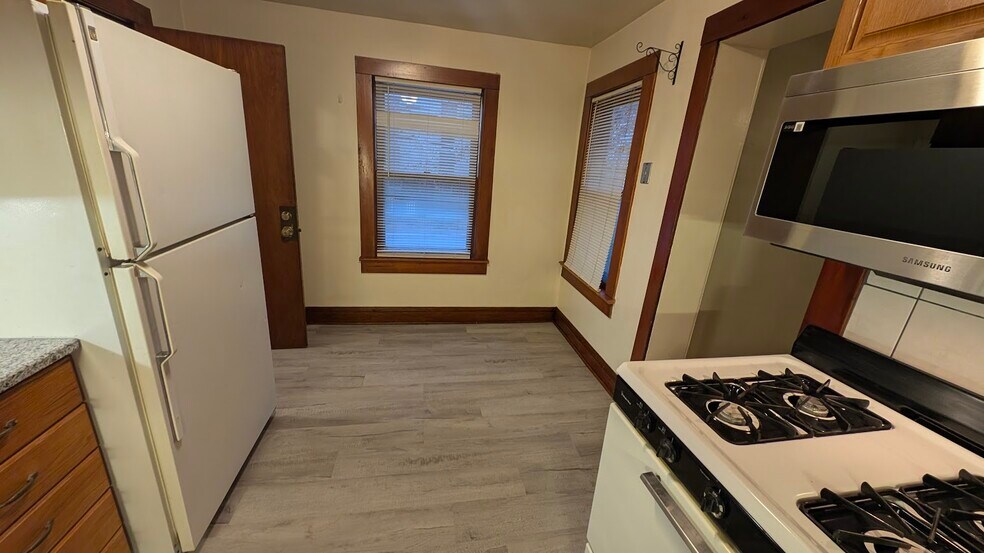 Building Photo - 1973 W 44th St