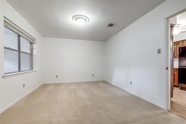 Building Photo - 20303 Hampshire Rocks Dr