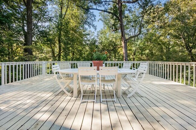 Building Photo - Druid Hills Hidden Gem! 4Bed-3 Bath, Hardwood Floors, Available NOW!