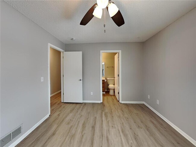 Building Photo - 8301 Thomas Ave N