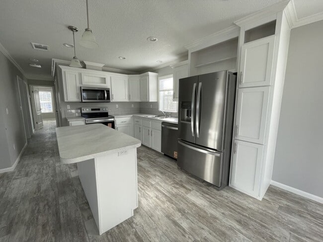 Building Photo - 2862 Stallion Dr