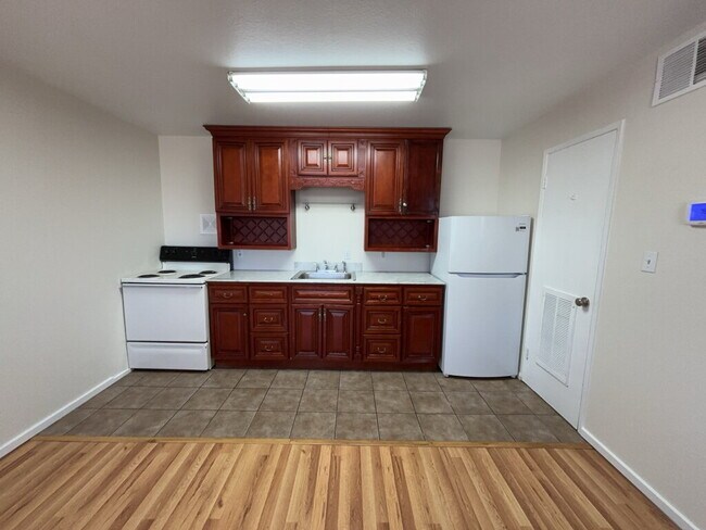 Building Photo - 3726 Hazelwood St