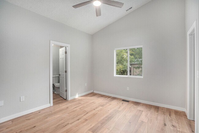 Building Photo - Upper-Level Duplex | $1,850/mo | All Utili...