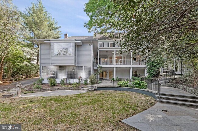 Building Photo - 10034 Scenic View Terrace