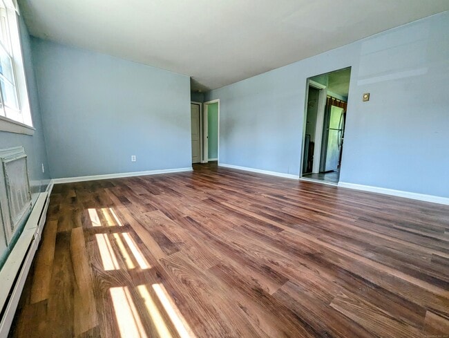 Building Photo - 75 Belair Dr