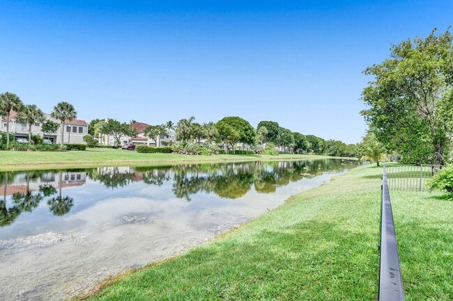 Building Photo - Amazing 4 Bedroom, 3 Bath home plus large 21'x11' loft located in Parkland Isles!