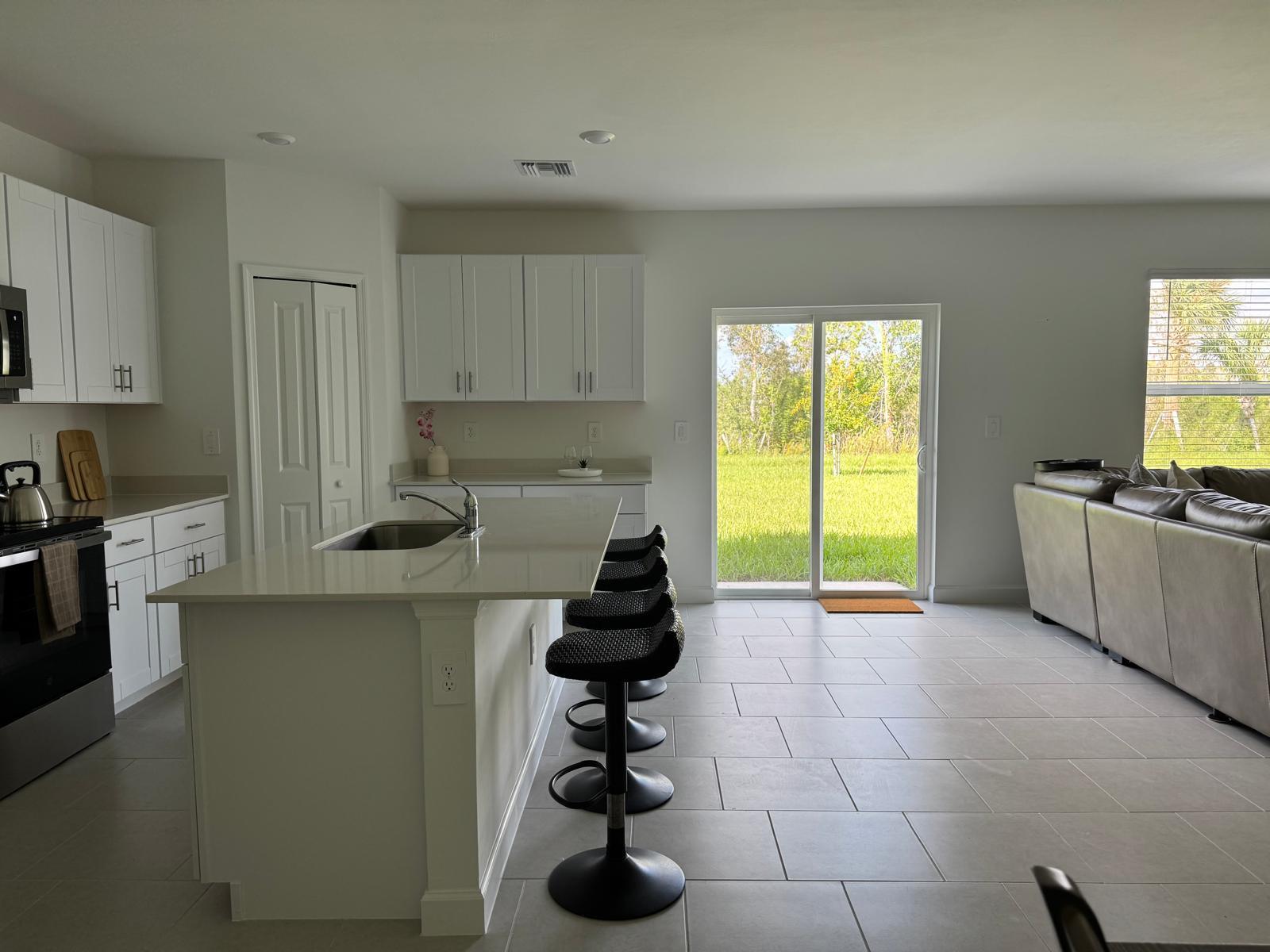 Building Photo - 7111 Weeping Pine Dr