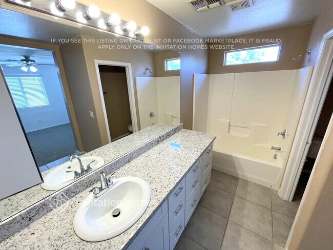 Building Photo - 5319 W Fulton St