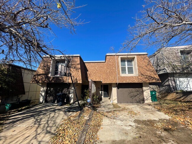 Primary Photo - 3 Bed Duplex OKC