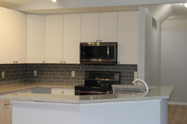 Building Photo - 7774 Essex Gate Dr