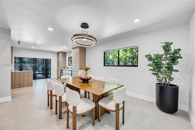 Building Photo - 11340 SW 74th Ct