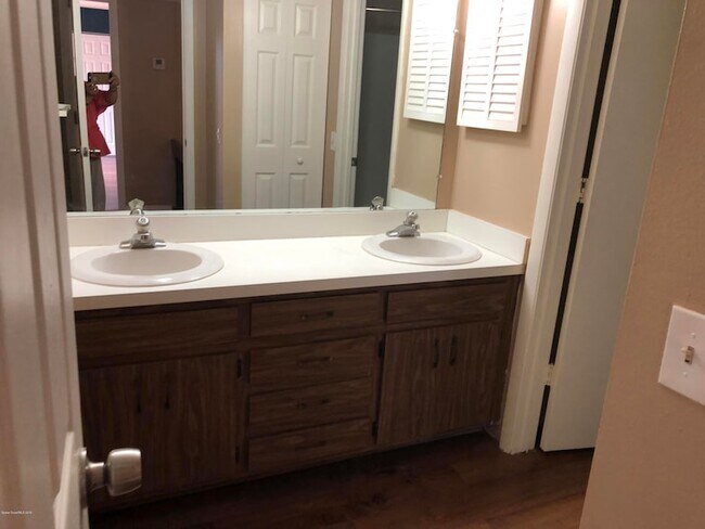 Building Photo - 2117 Patty Cir NE