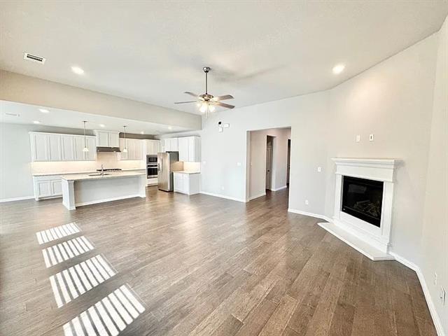 Building Photo - 809 Uplands Dr
