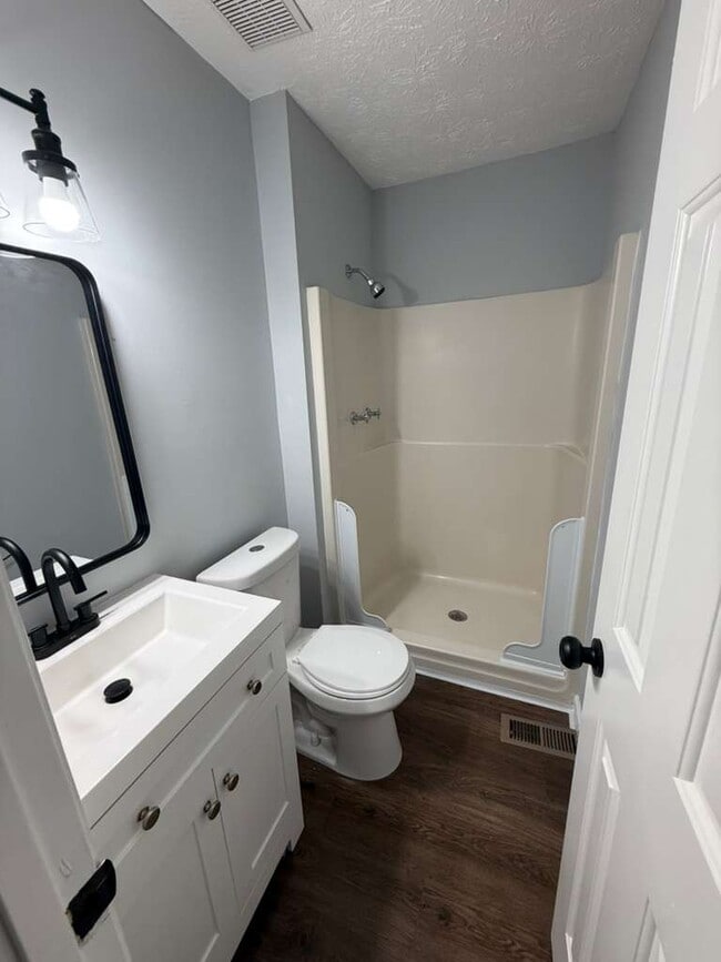 Building Photo - 6992 Flagstone Dr