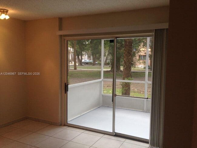 Building Photo - 9257 SW 138th Pl