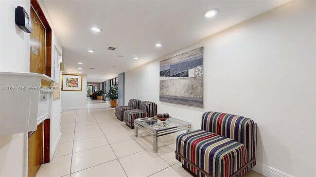 Building Photo - 13953 Kendale Lakes Cir