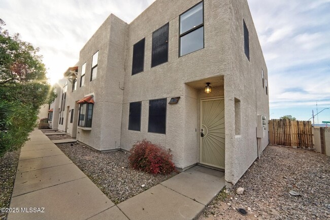 Building Photo - 2190 N 1st Ave