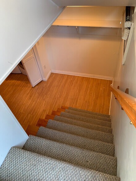 Building Photo - 1409 NE 71st Ave