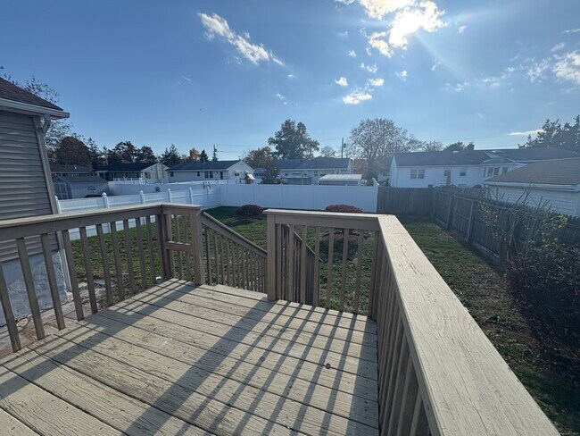 Building Photo - 56 Victor St