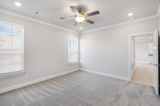 Building Photo - 500 Piper Ln