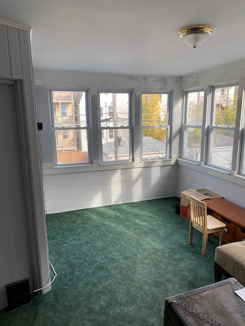 Building Photo - 1334 W Winona St