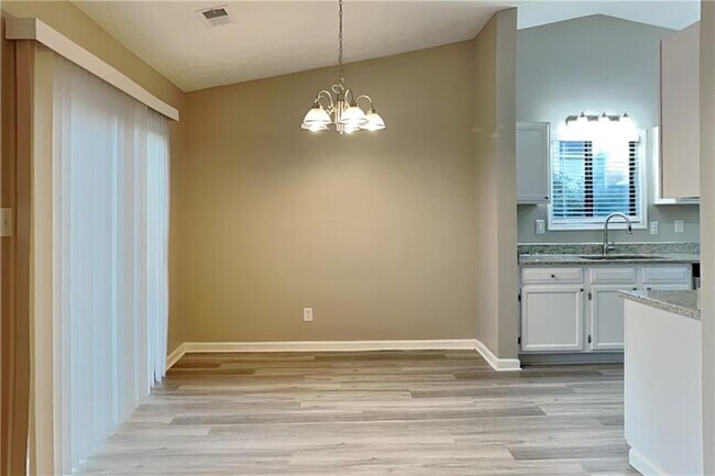 Building Photo - 1510 River Rock Trce