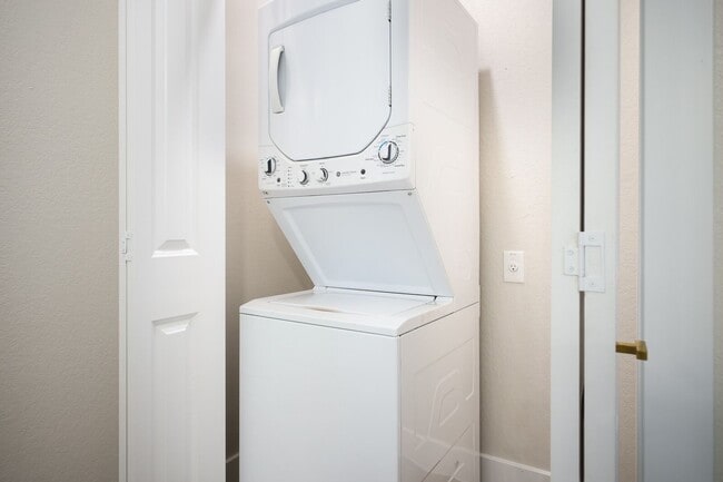 Building Photo - All Units Are Available With Brandnew Full Appliance Package