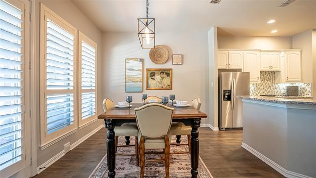 Building Photo - 6067 Chippewa Trail