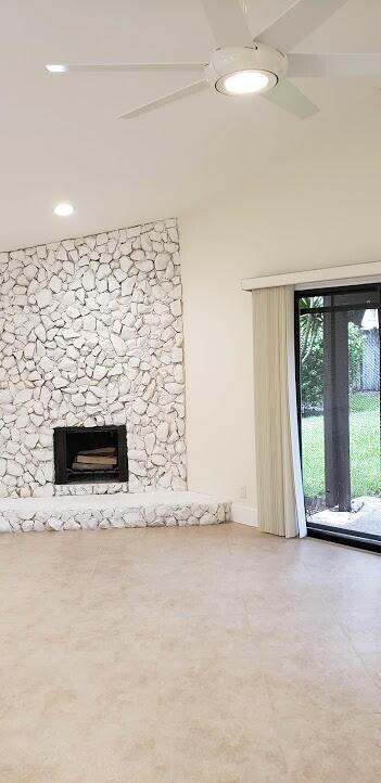 Building Photo - 541 NE 47th St