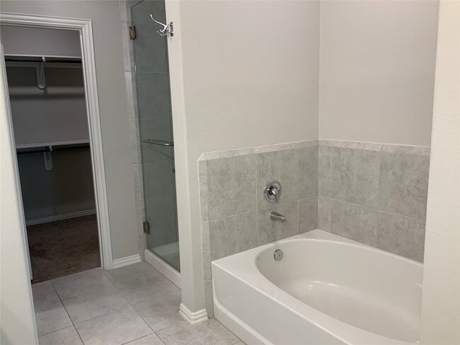 Building Photo - 7310 Saddle Tree Dr