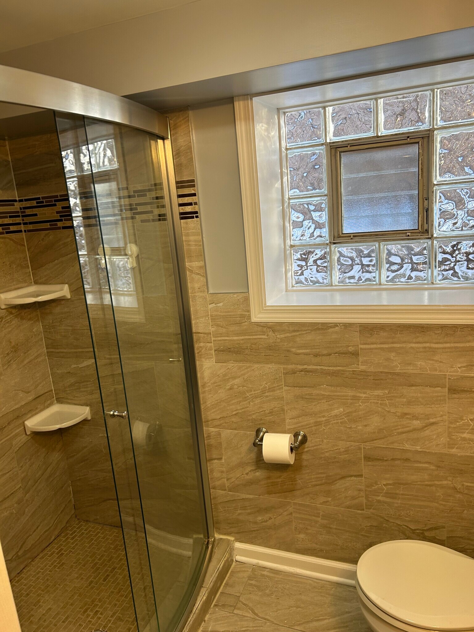 Building Photo - 3532 N Oriole Ave