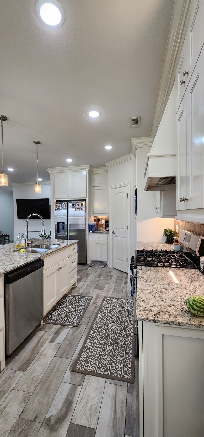 Building Photo - 1001 Ashmore Landing