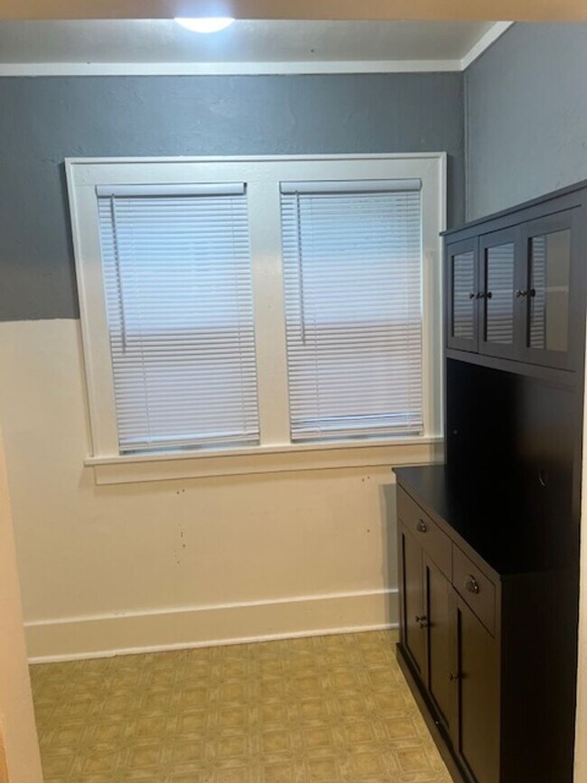 Building Photo - Cozy 1 bed 1 Bath Close to OU Campus