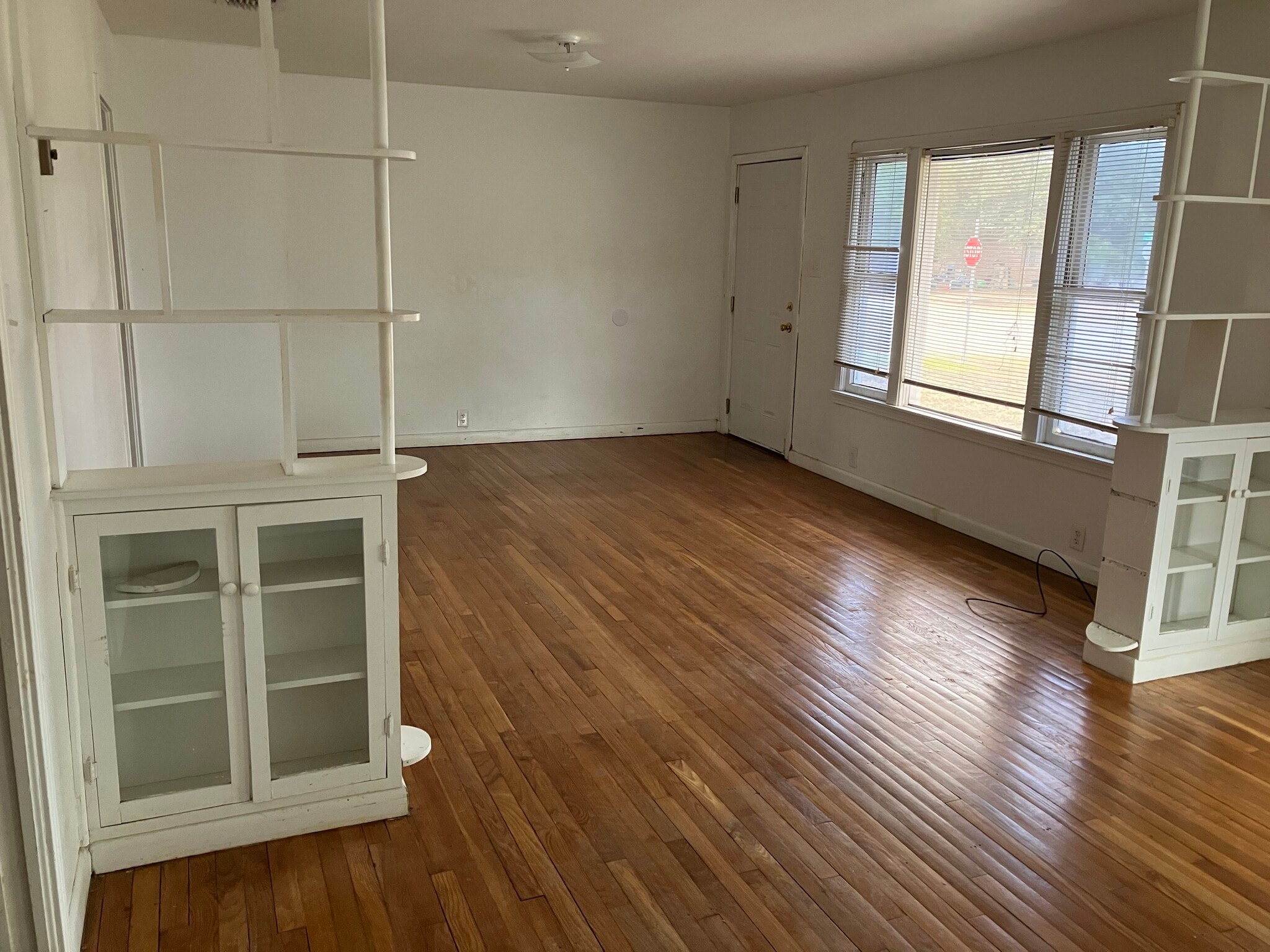 Building Photo - 600 E Alexander St