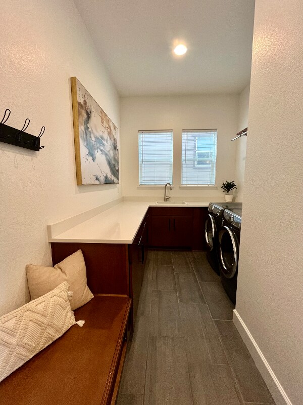 Building Photo - 11181 Sweet Cicely Dr